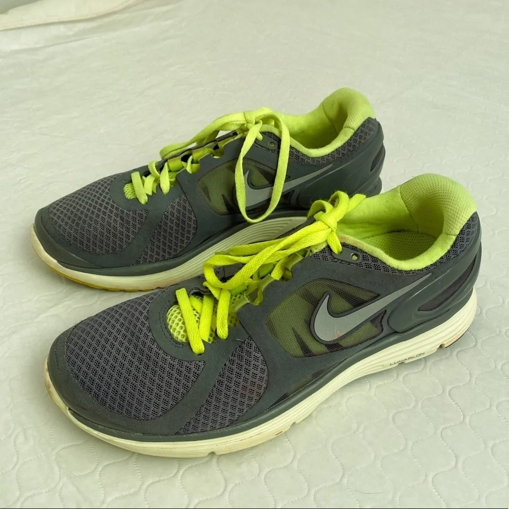 Nike Lunar Eclipse 2 gray and yellow running sneakers